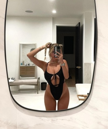 Я живу в Москве и обладаю всеми качествами, чтобы сделать наше свидание незабываемым. Моя сексуальность и чувственность приведут тебя к настоящей экстазной страсти. Я умею слушать и понимать, и всегда готова подарить тебе нежность и ласку. У меня есть множество возможностей, чтобы удовлетворить все твои фантазии. Для твоего комфорта я создала уютное и роскошное место, где ты сможешь расслабиться и погрузиться в мир наслаждения. Мои отличные отзывы и реальные фото говорят сами за себя. Доверься мне и позволь себе испытать настоящий экстаз. 🌟💋 6670, 29 лет